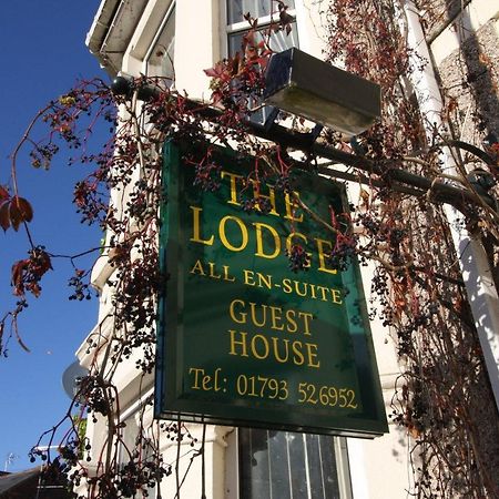 The Lodge Swindon Exteriör bild