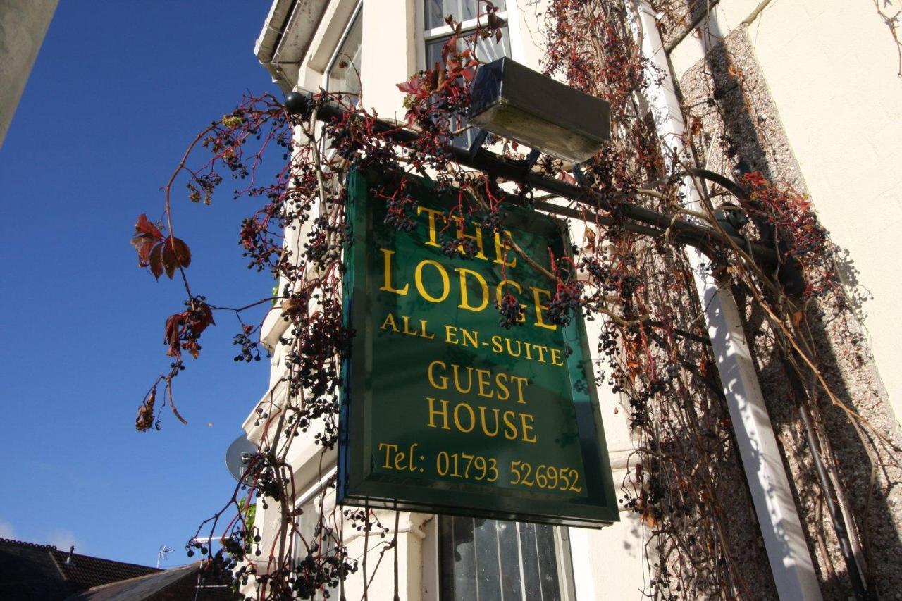 The Lodge Swindon Exteriör bild
